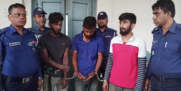 নারায়ণগঞ্জে ট্রেনে বোমা হামলার ঘটনা চেষ্টায়,আটক ৩