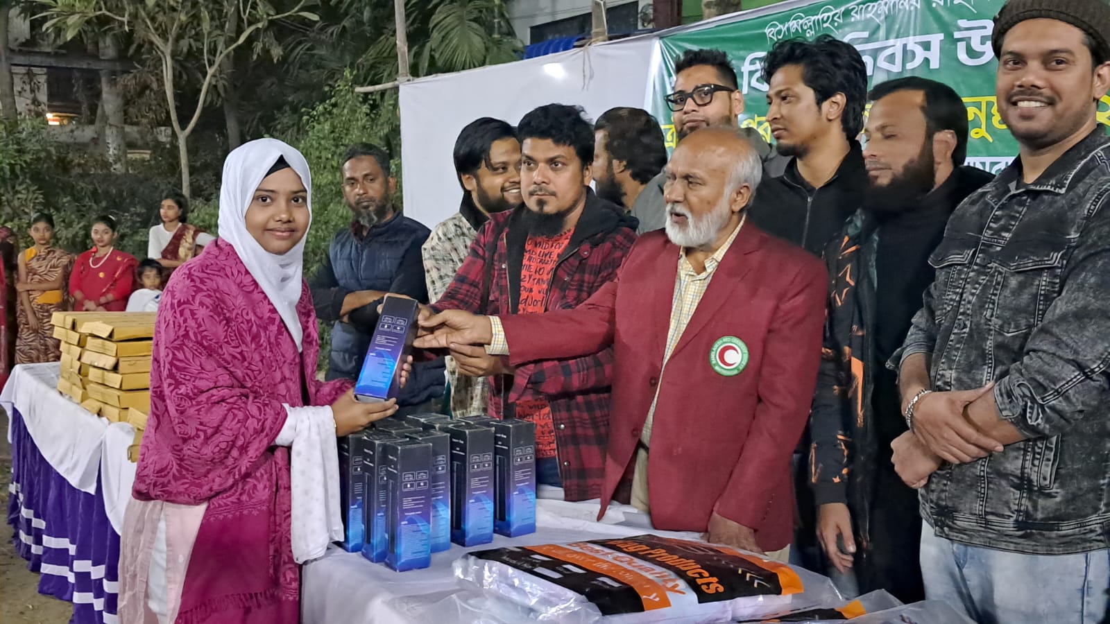 বিজয় দিবস উপলক্ষে মহসিন ক্লাবে ক্রীড়া ও পুরষ্কার বিতরণ অনুষ্ঠান