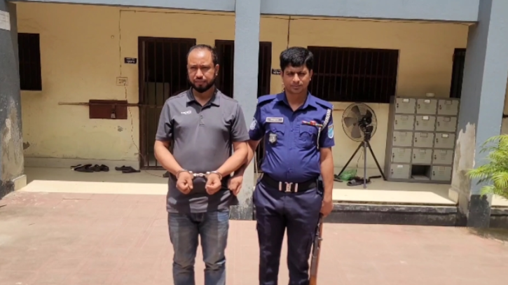 পুলিশ পরিচয়ে প্রতারণার অভিযোগে এক ব্যক্তি গ্রেপ্তার
