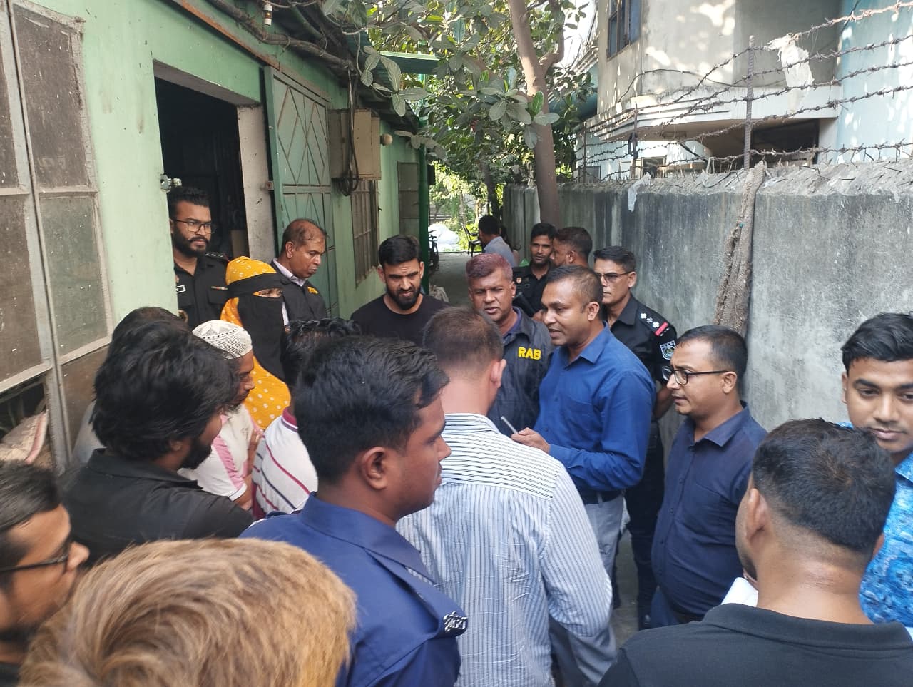 নিষিদ্ধ ঘোষিত পলিথিন ব্যাগের ব্যবহার ও বাজারজাতকরণের দায়ে ৭০ হাজার- টাকা জরিমানা:বিদ্যুৎ লাইন বিচ্ছিন্ন