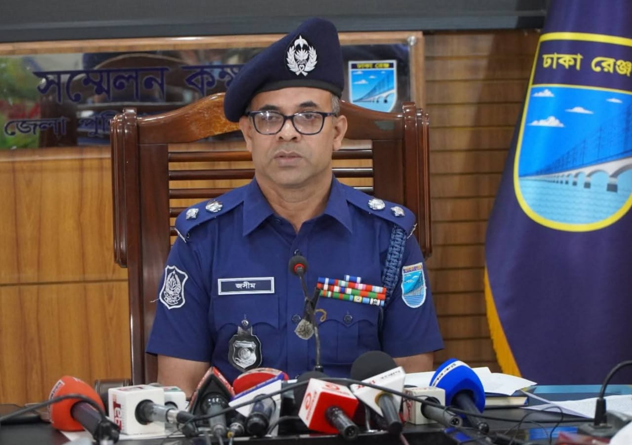 নারায়ণগঞ্জের পুলিশ সুপারের তৎপরতায় আইন-শৃংঙ্খলার উন্নতি