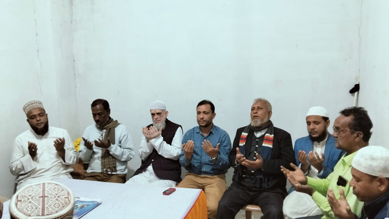 সাঘাটায় খালেদা জিয়ার সুস্থতা কামনায় সাংবাদিকদের আয়োজনে দোয়া