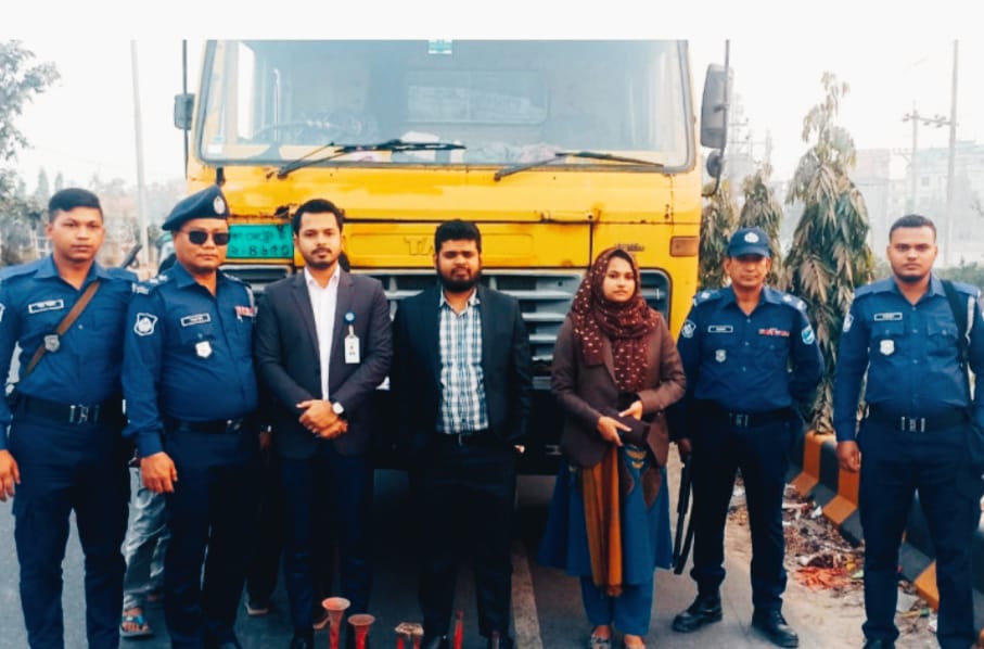 নারায়ণগঞ্জে সদর উপজেলায় শব্দদূষণ রোধে অভিযান, তিন যানবাহনে জরিমানা ও তিনটি হর্ন জব্দ