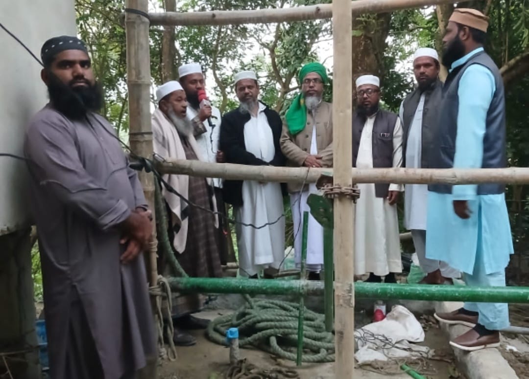 ফ্রান্স জমিয়তের পক্ষ থেকে শান্তিগঞ্জের শহিদ মাওলানা মুস্তাক আহমদ গাজীনগরীর পরিবারকে ডিপ-টিউবওয়েল প্রদান