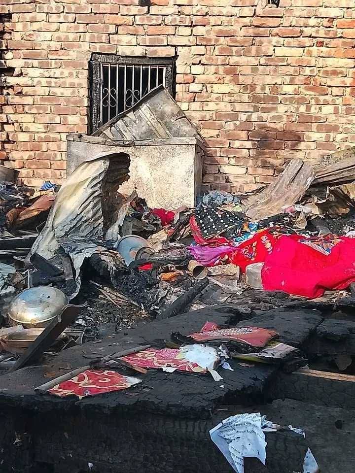 ডুমুরিয়ায় বৈদ্যুতিক শর্ট সার্কিট থেকে আগুন, ১০ লাখ টাকার মালামাল পুড়ে ছাই