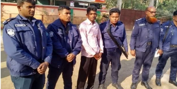 লালমনিরহাটে প্রাইমারি শিক্ষক নিয়োগ পরীক্ষায় মোবাইল রাখায় ২জন বহিষ্কার ও ১জনের এক মাসের কারাদণ্ড।
