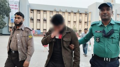 বাবাকে প্রশ্নের ছবি পাঠিয়ে উত্তর জানার চেষ্টা, পরীক্ষার্থী আটক