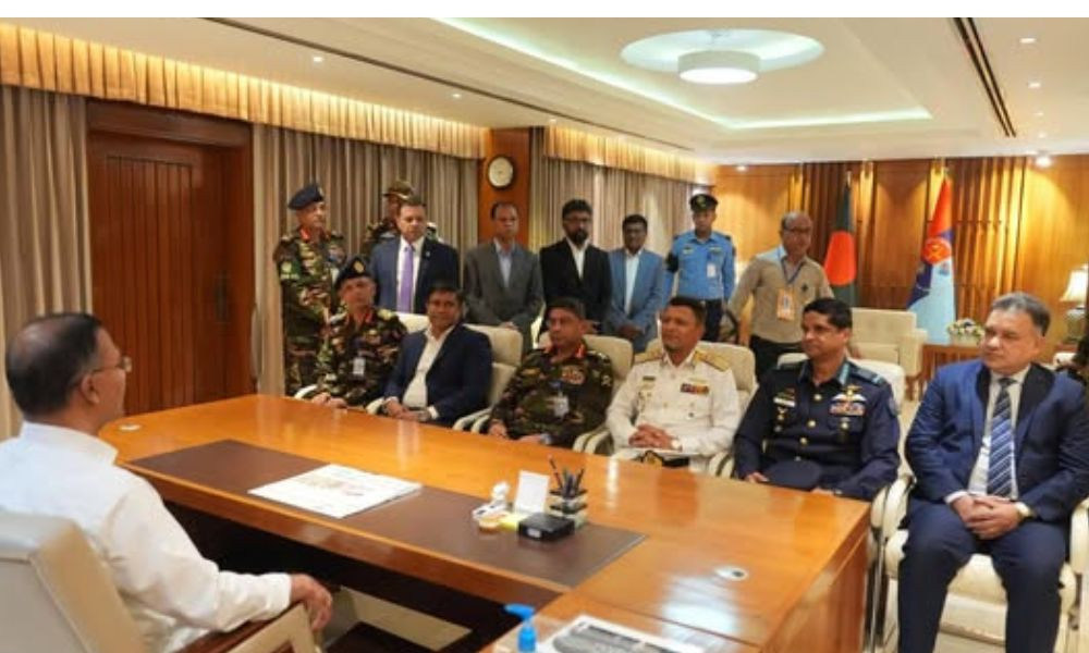 প্রথমবারের মতো সশস্ত্র বাহিনী বিভাগে অফিস করলেন প্রধানমন্ত্রী