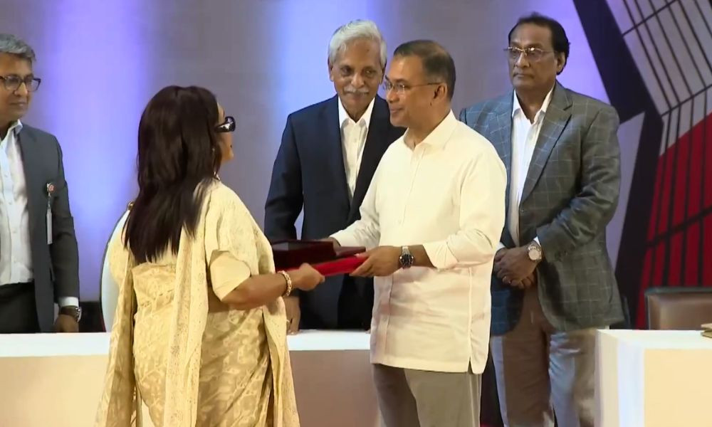 একুশে পদক প্রদান করেছেন প্রধানমন্ত্রী