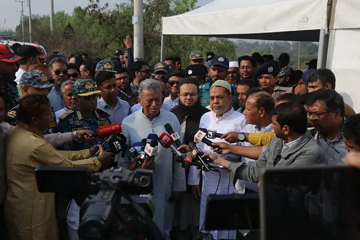 অর্থনৈতিক সংকট মোকাবিলায় ট্যাক্স ও বিনিয়োগ বাড়াতে হবে: অর্থ ও পরিকল্পনামন্ত্রী আমীর খসরু