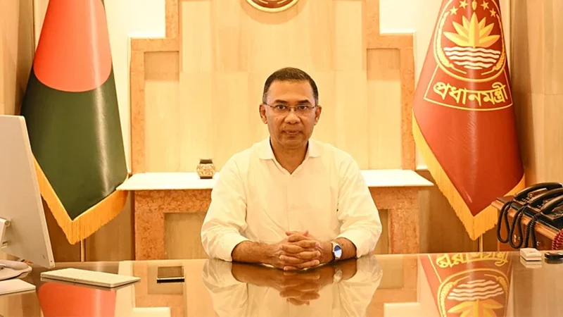 বিলবোর্ডে নিজের ছবি সরাতে নির্দেশ প্রধানমন্ত্রীর