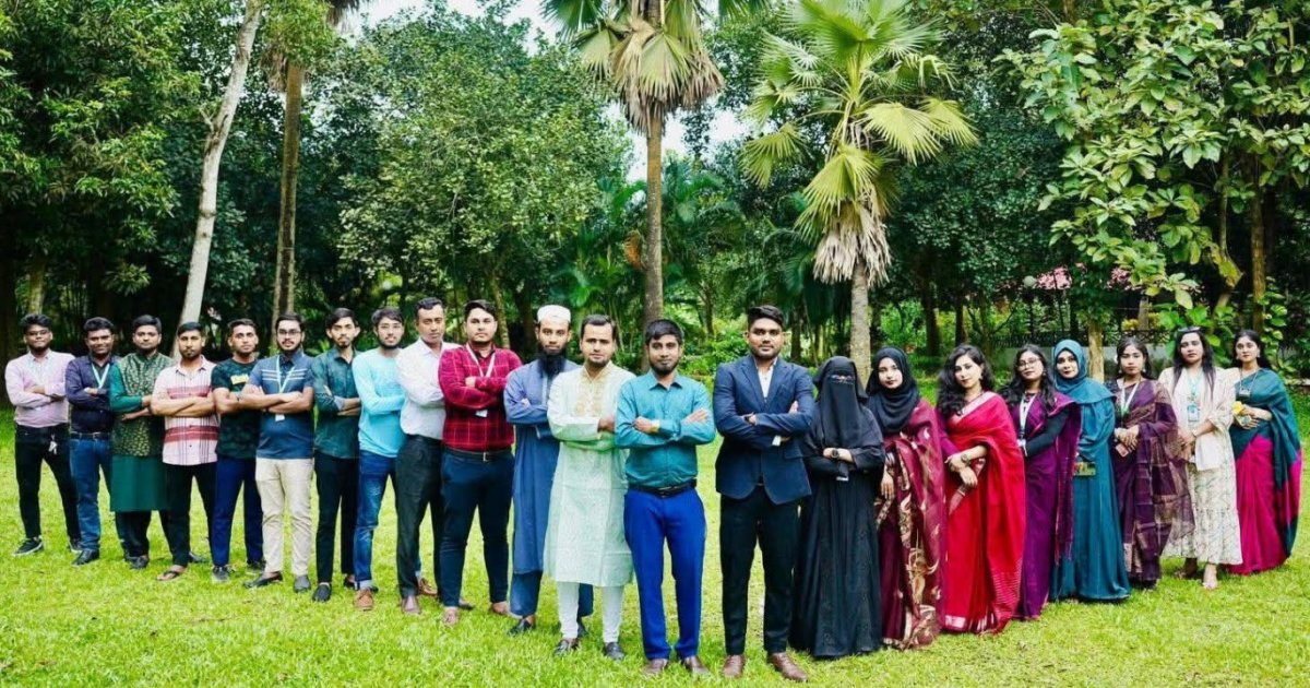 গ্রাম্য ফুড: হৃদয় হাসানের উদ্যোগে ১০০ মানুষের কর্মসংস্থান