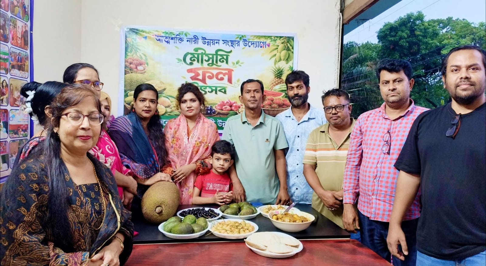 নারায়ণগঞ্জে আত্মশক্তি নারী উন্নয়ন সংস্থার উদ্যোগে মৌসুমি ফল উৎসব