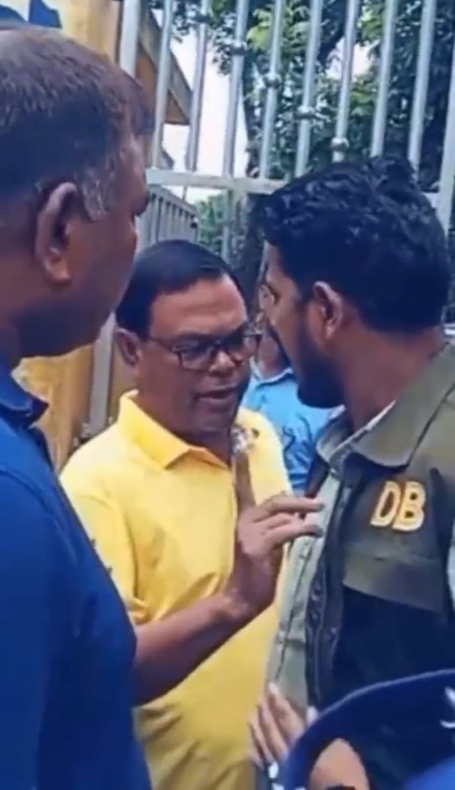 জামিনে মুক্তির পর তৃতীয়বারের মতো জেলগেট থেকে আটক লালমনিরহাটের আ.লীগ নেতা সিরাজুল হক