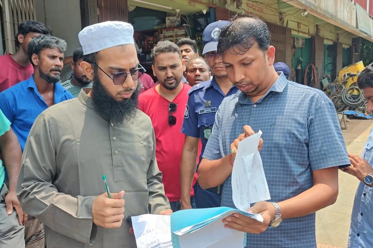 গ্যাসের দামে পানি কিনছেন খাগড়াছড়িবাসী! সিলিন্ডার জালিয়াতির ঘটনায় জরিমানা