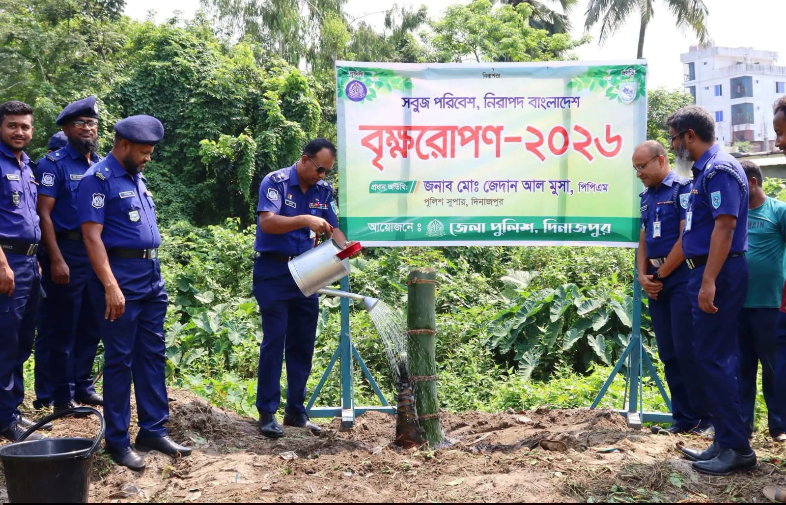 পুলিশ লাইন্সে “বুদুম বাঁশ” চারা রোপণ করেন পুলিশ সুপার
