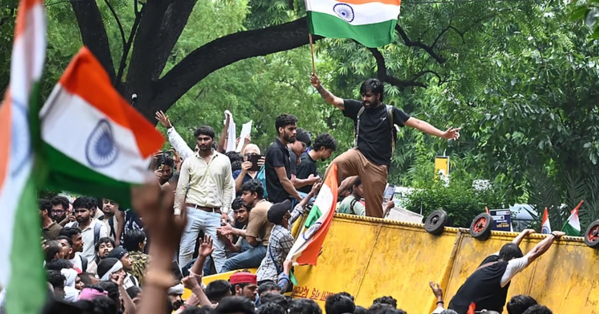 আইআইটি মাদ্রাজের নির্দেশে শিক্ষার্থীদের আন্দোলনের ভিডিও মুছে ফেলার নির্দেশনা