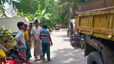 মাদারীপুরে সড়ক দুর্ঘটনায় চাচি ও ভাতিজির মৃত্যু