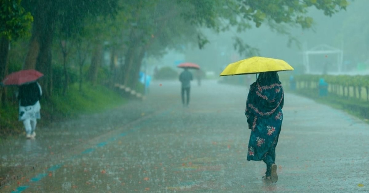 সারাদেশে বৃষ্টির সম্ভাবনা, দিনের তাপমাত্রা বাড়তে পারে