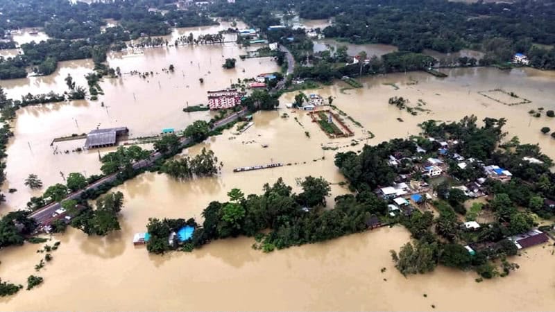 বন্যাকবলিত এলাকায় বানভাসী মানুষের পাশে দাঁড়ানোর আহ্বান জানিয়েছেন এমএ আলীম সরকার