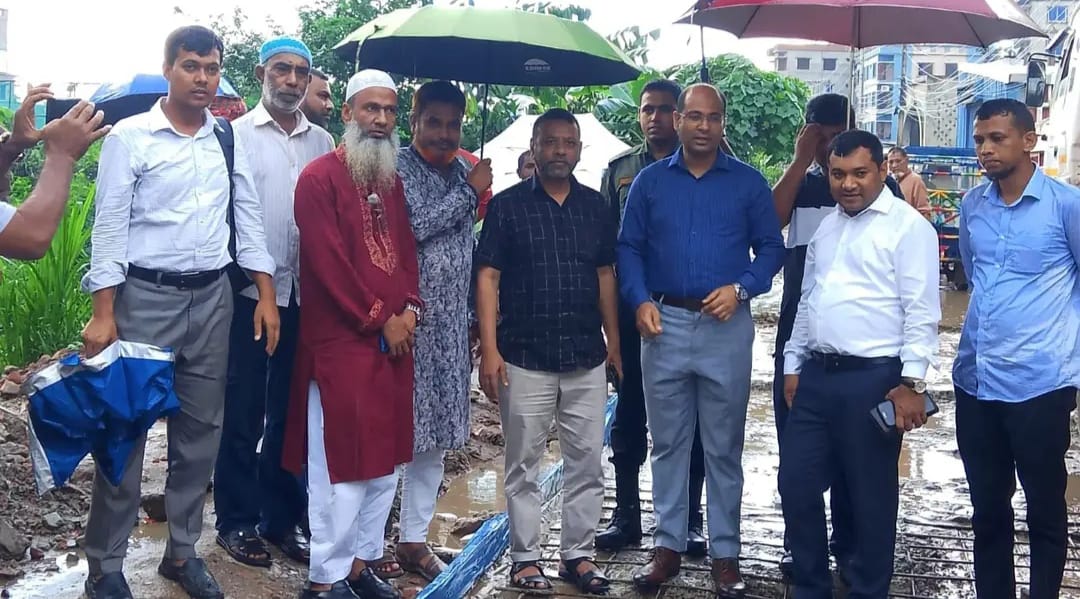 দেলপাড়া-চিতাশাল সড়কের চলমান সংস্কার কাজ পরিদর্শনে ইউএনও এস এম ফয়েজ উদ্দিন