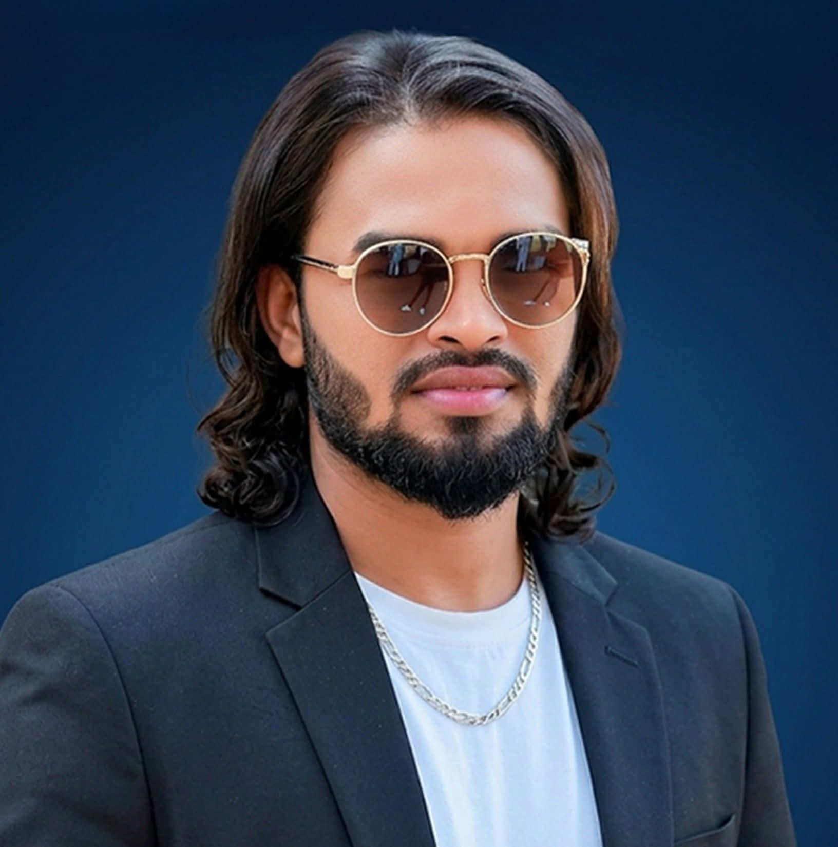 একের পর এক চমক দেখাচ্ছেন সুনামগঞ্জের উদীয়মান গীতিকার ও সুরকার মনসুর সানী