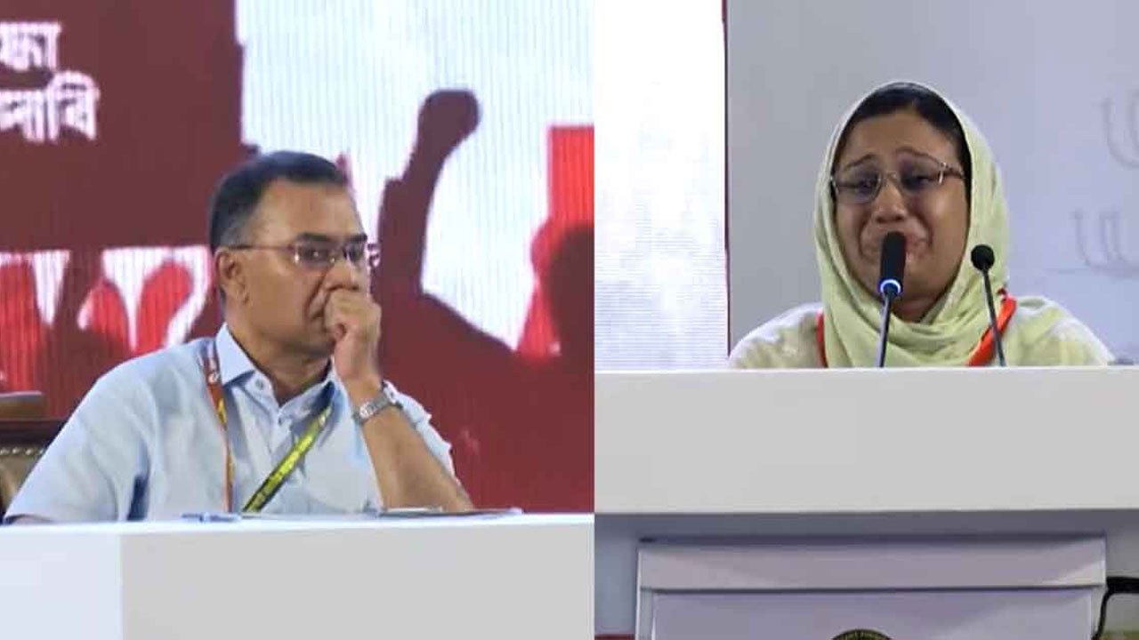 শহীদদের স্মরণে আবেগঘন সম্মেলন, প্রধানমন্ত্রী কান্নায় ভেঙে পড়েন