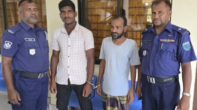 পাবনায় মাদকাসক্ত ছেলেকে পুলিশের হাতে তুলে দিলেন মা