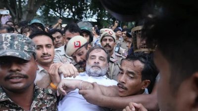 রাহুল গান্ধীর অভিযোগ, পুলিশ বলেছে ‘মোদি সরকারের পতন ঘটাও’