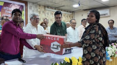 প্রান্তিক জনগণের উন্নয়নে সরকারের সহায়তা বিতরণ: এমপি মিলন