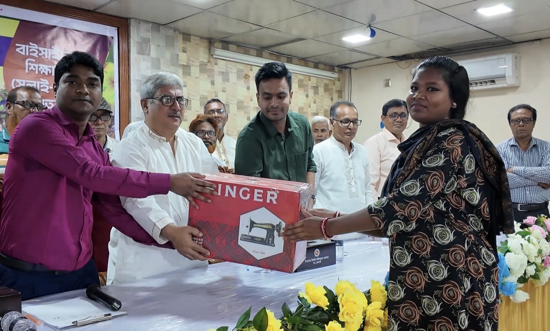 প্রান্তিক জনগণের উন্নয়নে সরকারের সহায়তা বিতরণ: এমপি মিলন