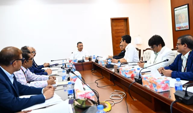 চলতি বছরের মধ্যে বন্ধ শিল্পকারখানা চালুর প্রক্রিয়া শেষ করার নির্দেশ প্রধানমন্ত্রীর