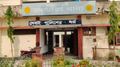 নীলফামারীতে বাসের চাকায় পিষ্ট হয়ে নারীর মৃত্যু, আহত যুবক হাসপাতালে ভর্তি