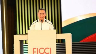 প্রধানমন্ত্রী: ২০৩৪ সালের মধ্যে বাংলাদেশকে এক ট্রিলিয়ন ডলারের অর্থনীতিতে রূপান্তর করতে দৃঢ়প্রতিজ্ঞ