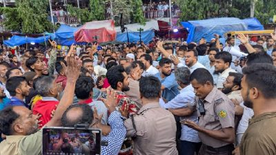 গুলিস্তানে জামায়াতের বিক্ষোভ মিছিলে হামলা, আহত ১৫ জন