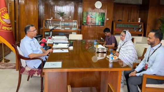প্রধানমন্ত্রী তারেক রহমানের সঙ্গে শহীদ আব্দুল্লাহ বিন জাহিদের মায়ের সাক্ষাৎ, চাকরির আশ্বাস