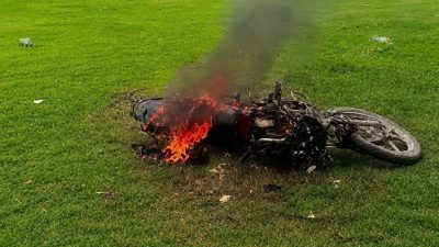 নওগাঁয় শিক্ষার্থীকে মারধরের অভিযোগে প্রধান শিক্ষকের গাড়ি ভাঙচুর, বিদ্যালয়ে তালা