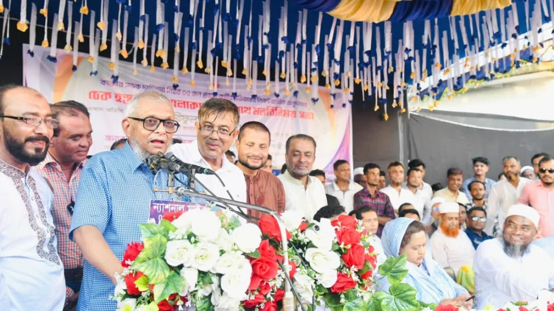 কাতারে নিহত ৫ প্রবাসীর পরিবারকে আর্থিক অনুদানের চেক হস্তান্তর