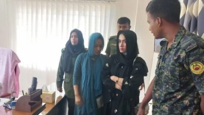 ঝালকাঠি পাসপোর্ট অফিসে দুই নারী আটক