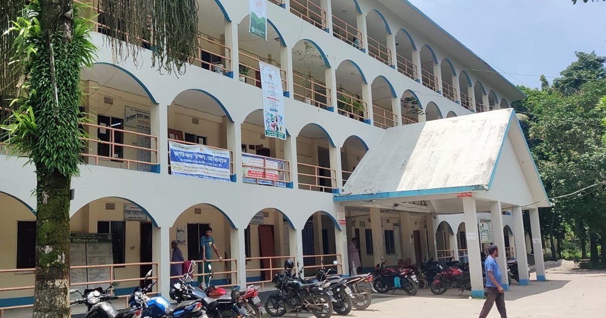 মতলব উত্তর উপজেলা পরিষদে ১২ কর্মকর্তার শূন্যপদ, নাগরিক সেবায় বিঘ্ন