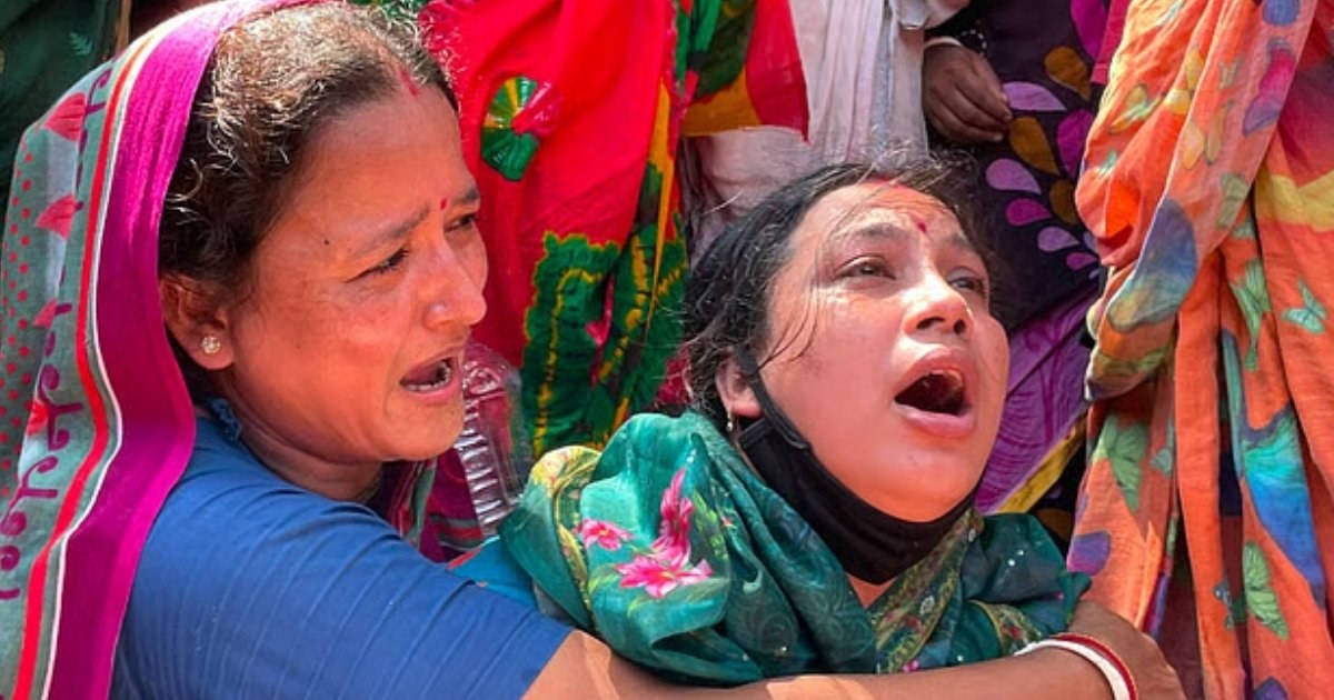 সীতাকুণ্ডের জাহাজভাঙা কারখানায় বিষাক্ত গ্যাস লিকেজ: নিহতের সংখ্যা বেড়ে ৮