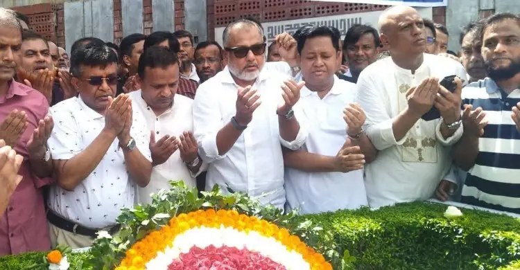 কোকোর ৫৭তম জন্মবার্ষিকীতে বনানী কবরস্থানে দোয়া অনুষ্ঠিত