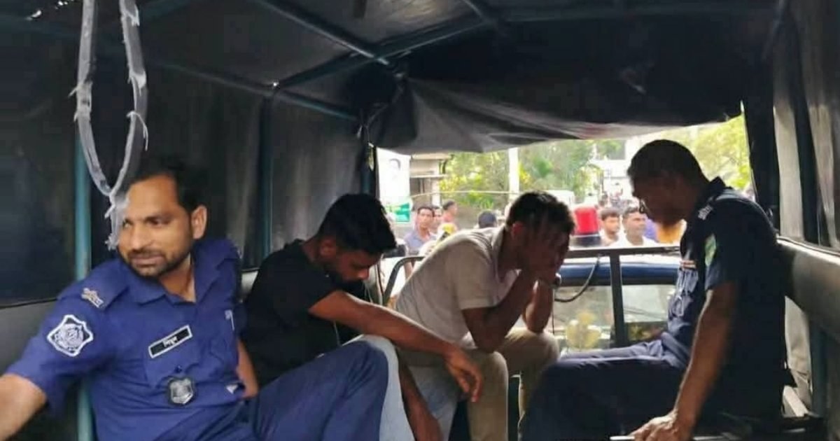 রাজশাহীতে ডিবি পরিচয়ে চাঁদাবাজির অভিযোগে দুই যুবক আটক