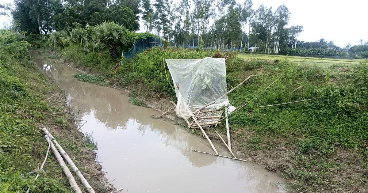 জয়পুরহাটে খাল পুনঃখননে শ্রমিকের বদলে ভেকু ব্যবহারের অভিযোগ