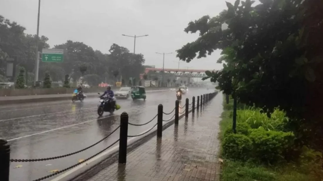 ঢাকায় বজ্রবৃষ্টির আভাস, ৮ অঞ্চলে ৬০ কিলোমিটার বেগে ঝড়ের শঙ্কা