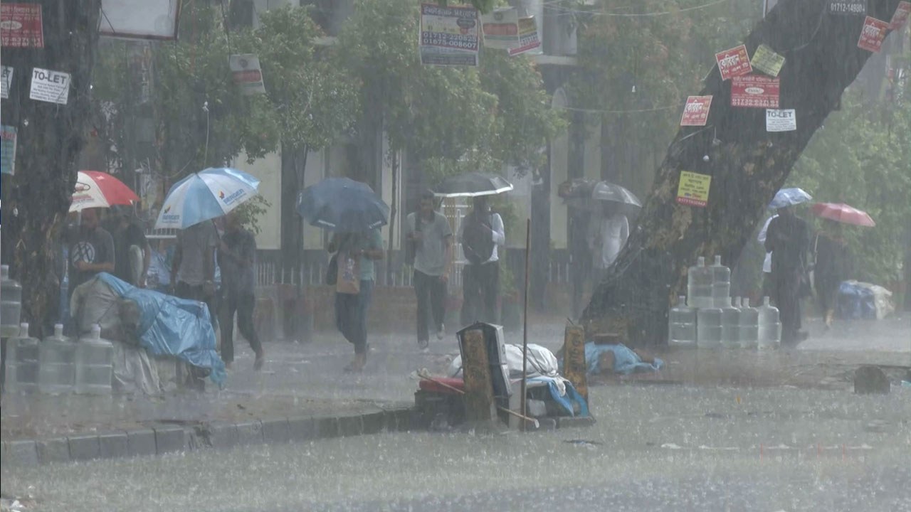 ভারি বৃষ্টিপাতের পূর্বাভাস দিল আবহাওয়া অধিদপ্তর