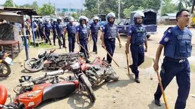 নাটোরে বিআরটিসি বাস কাউন্টারে বিএনপির দুই গ্রুপের সংঘর্ষ, আহত পাঁচ
