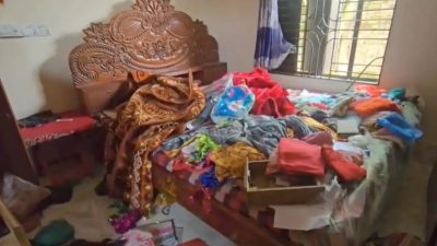 পটুয়াখালীর কলাপাড়ায় ডাকাতির ঘটনায় গুলিবিদ্ধ প্রবাসীর পরিবার