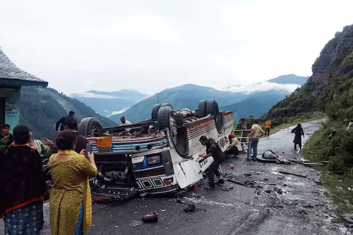 হিমাচল প্রদেশে বাস দুর্ঘটনায় ৮ জন নিহত, আহত ১০