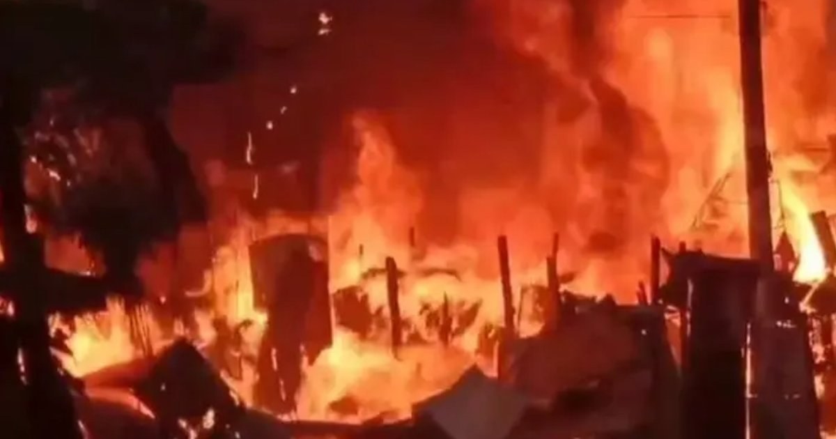 নারায়ণগঞ্জে ইজিবাইক গ্যারেজে অগ্নিকাণ্ড, ঝুটের গোডাউনও ক্ষতিগ্রস্ত